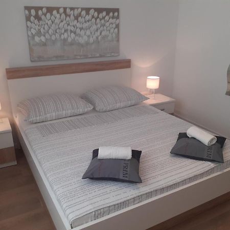 Apartment & Rooms Riva Vodice Buitenkant foto